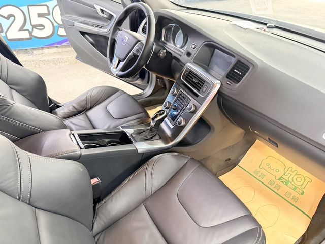 VOLVO富豪 V60  第9張相片