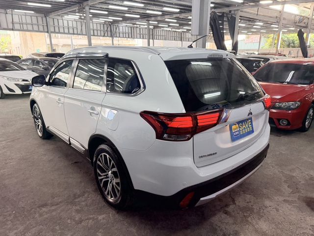 MITSUBISHI三菱 OUTLANDER  第16張相片