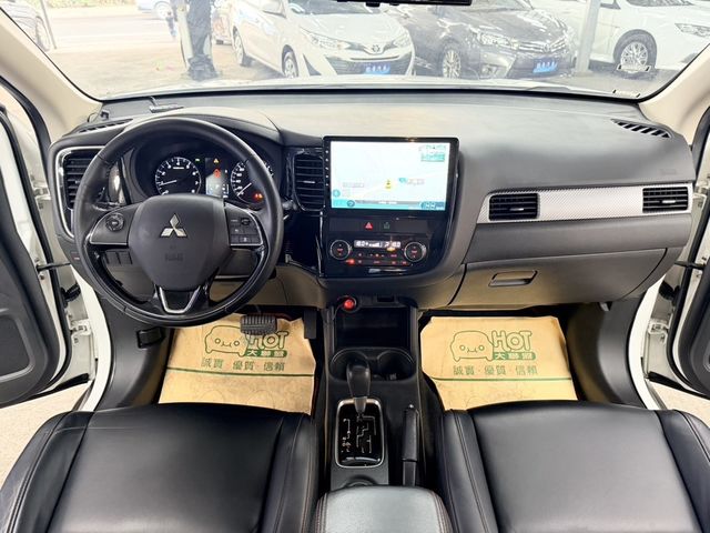 MITSUBISHI三菱 OUTLANDER  第17張相片