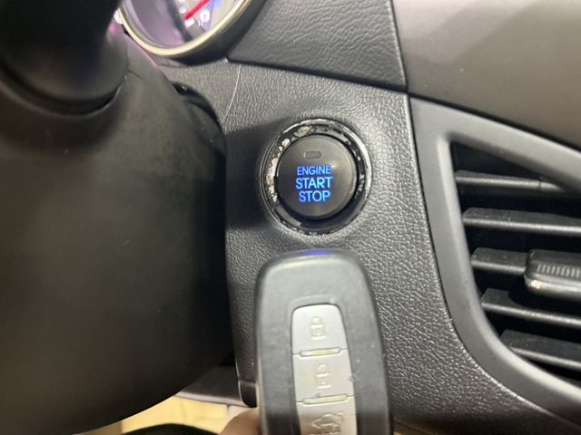 HYUNDAI現代 ELANTRA  第12張相片