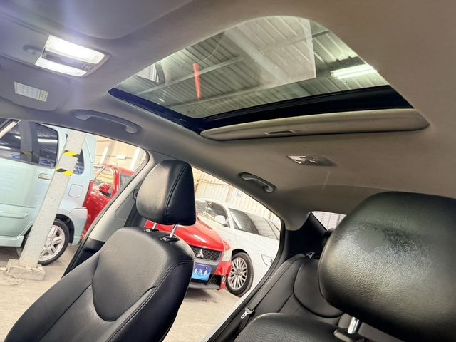 HYUNDAI現代 ELANTRA  第13張相片