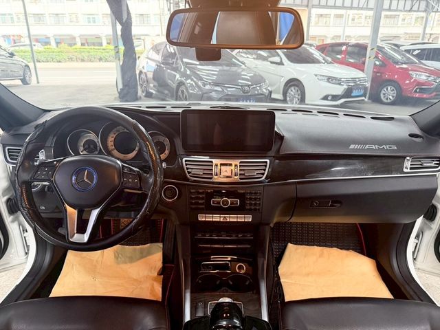 M-BENZ賓士 E200  第6張相片