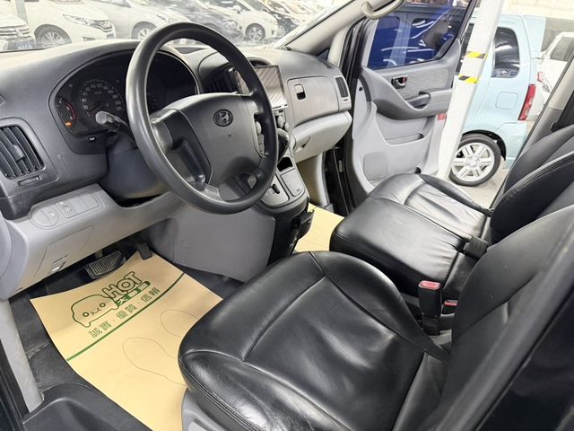 HYUNDAI現代 STAREX  第7張相片