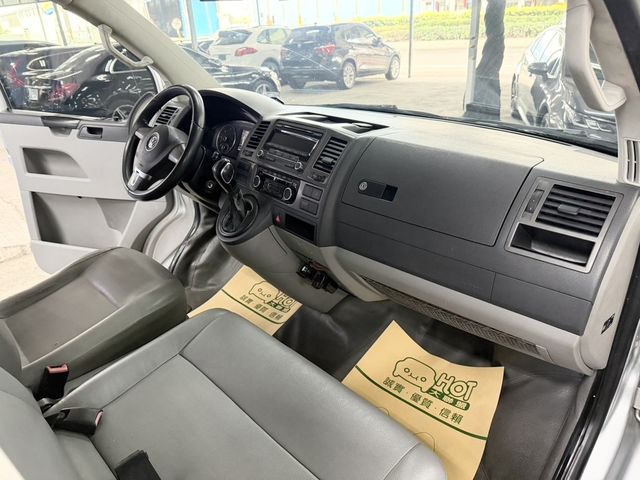 VOLKSWAGEN福斯 T5  第8張相片