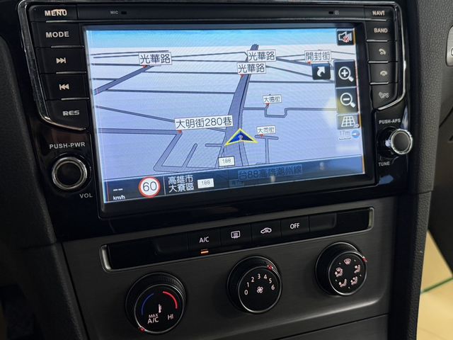 VOLKSWAGEN福斯 GOLF  第13張相片
