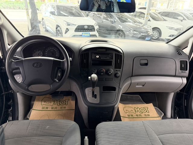 HYUNDAI現代 STAREX  第6張相片