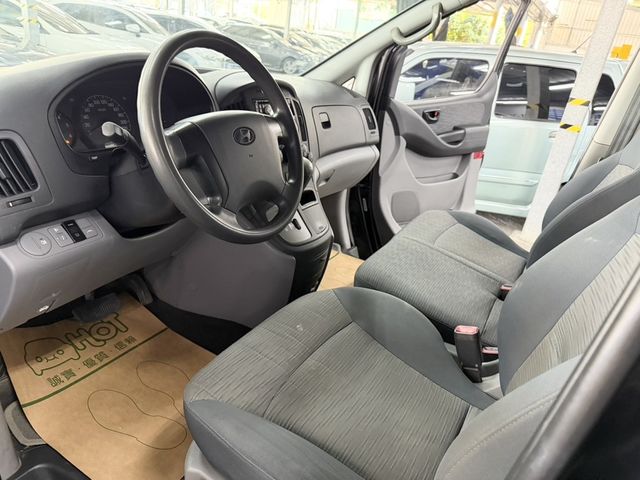 HYUNDAI現代 STAREX  第7張相片