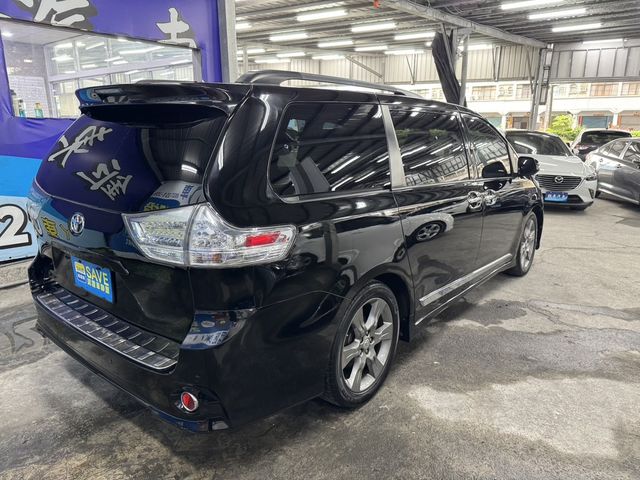 TOYOTA豐田 SIENNA  第4張相片