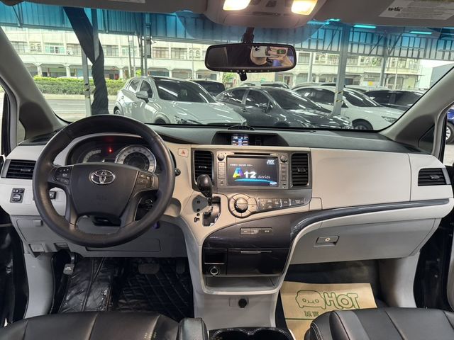 TOYOTA豐田 SIENNA  第6張相片