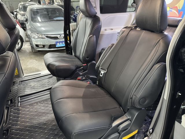 TOYOTA豐田 SIENNA  第9張相片