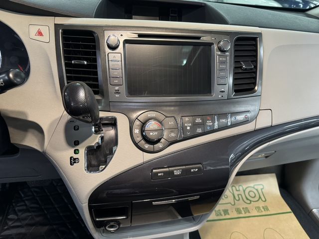 TOYOTA豐田 SIENNA  第14張相片
