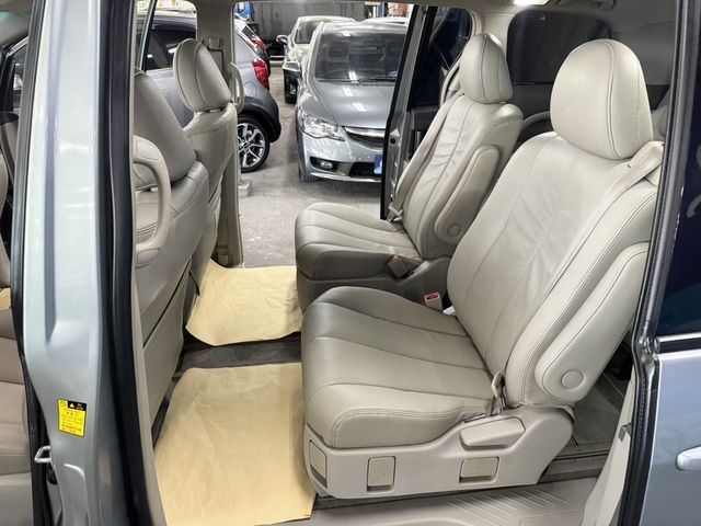 TOYOTA豐田 PREVIA  第9張相片