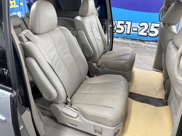 TOYOTA豐田 PREVIA  第10張相片