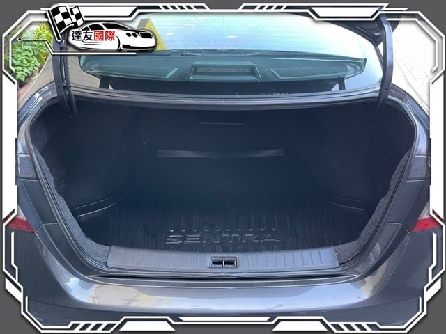 Nissan Sentra  第12張相片