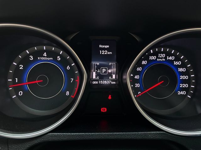Hyundai Elantra  第9張相片