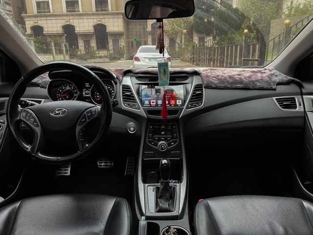 Hyundai Elantra  第11張相片