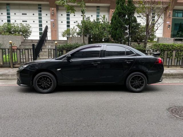 Mitsubishi Lancer  第4張相片
