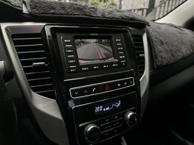 Mitsubishi Lancer  第10張相片