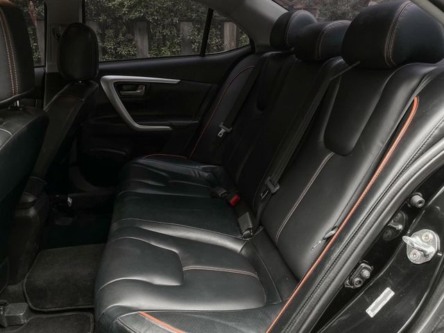 Mitsubishi Lancer  第11張相片
