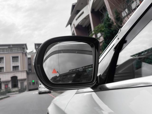 Mercedes-Benz/賓士 S63 AMG  第7張相片