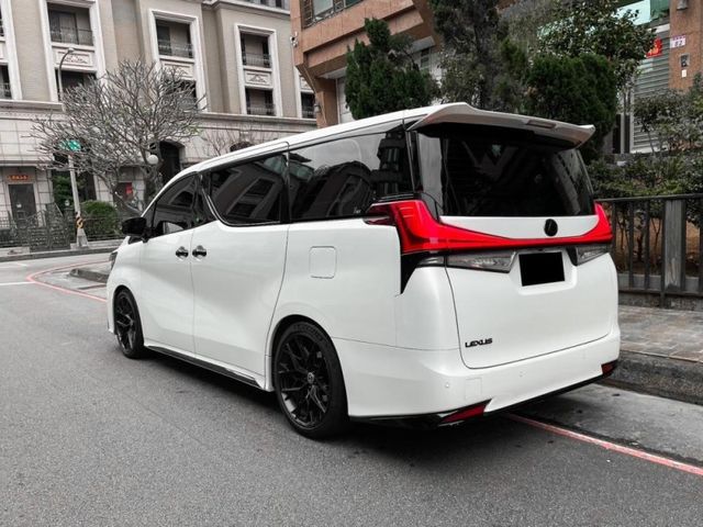 Lexus LM  第6張相片