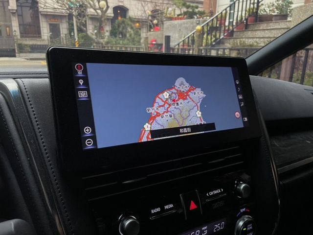 Lexus LM  第12張相片