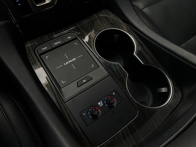 Lexus LM  第16張相片