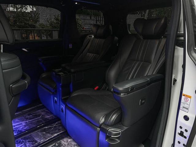Lexus LM  第19張相片
