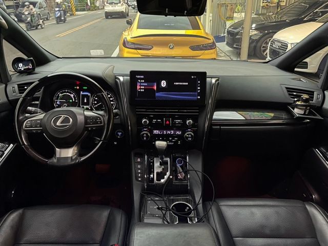Lexus LM  第20張相片