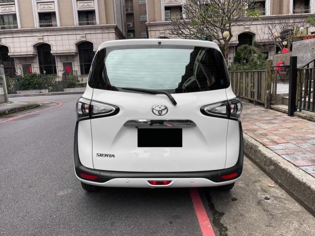 Toyota SIENTA  第5張相片