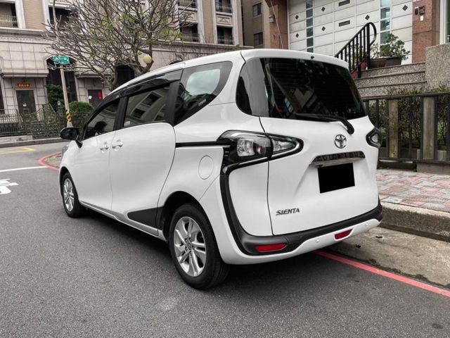 Toyota SIENTA  第6張相片