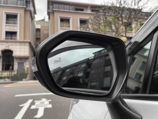 Toyota SIENTA  第7張相片