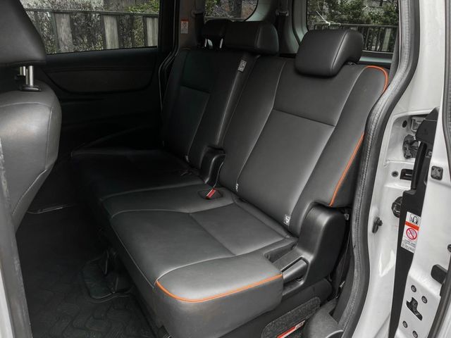Toyota SIENTA  第12張相片