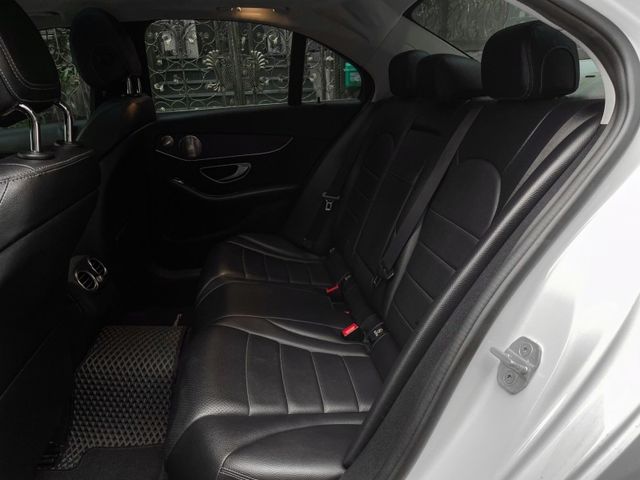 Mercedes-Benz/賓士 C300  第13張相片