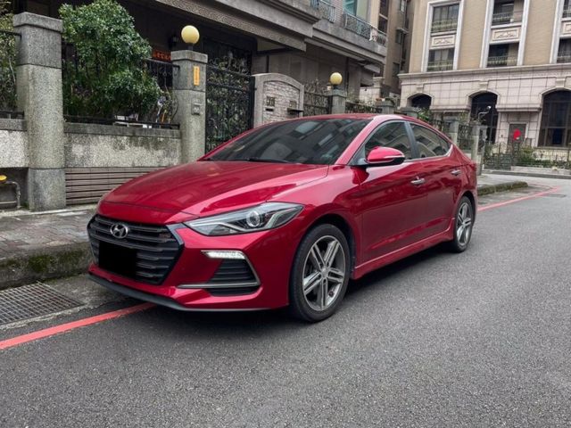Hyundai Elantra  第3張相片