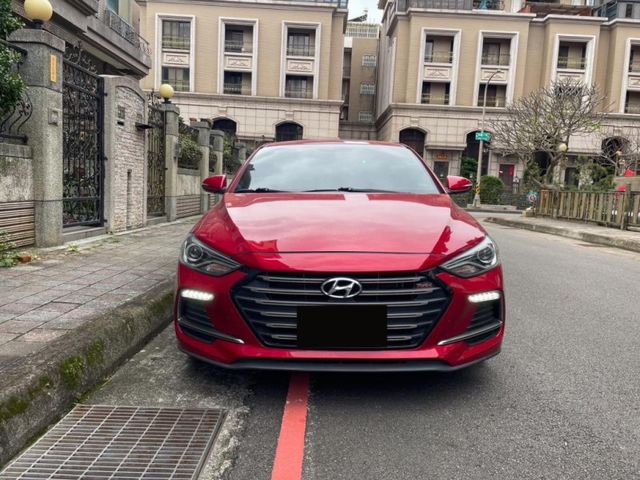Hyundai Elantra  第4張相片