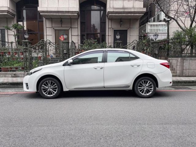 Toyota ALTIS  第4張相片