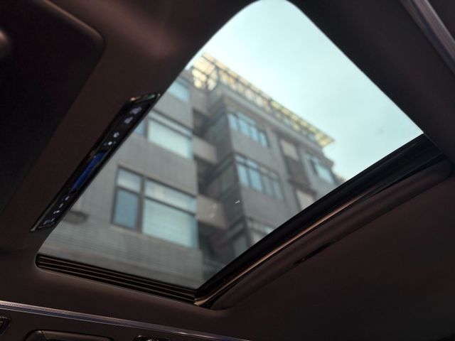 Toyota ALPHARD  第11張相片