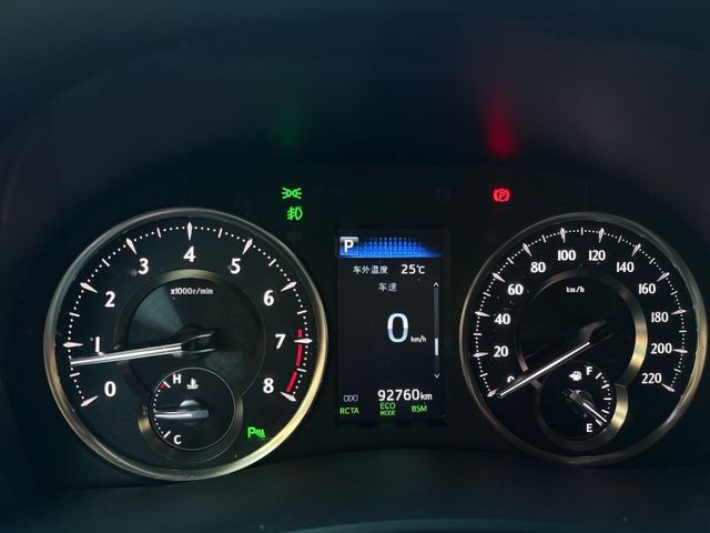 Toyota ALPHARD  第24張相片