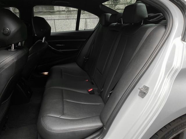 BMW/ 寶馬 320i  第10張相片