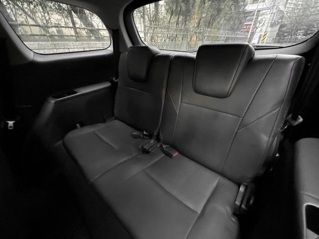 Toyota Wish  第10張相片
