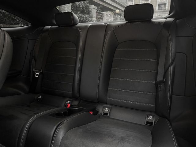 Mercedes-Benz/賓士 C250  第12張相片