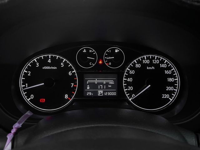 Nissan Tiida  第9張相片