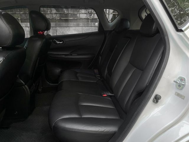 Nissan Tiida  第10張相片