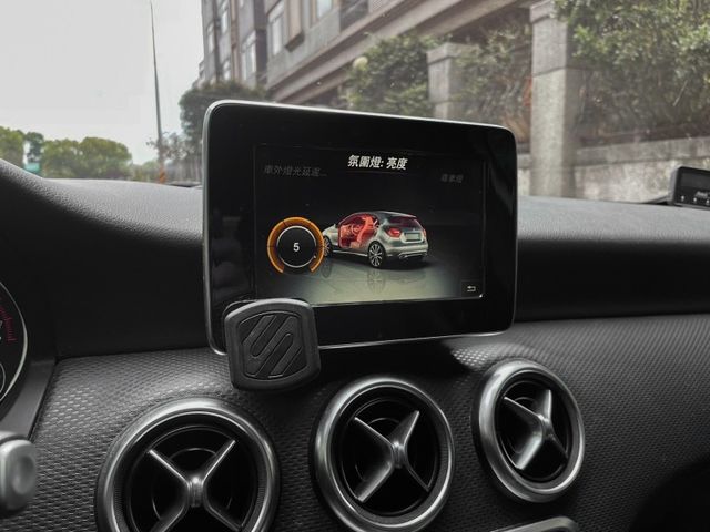 Mercedes-Benz/賓士 A-CLASS  第13張相片