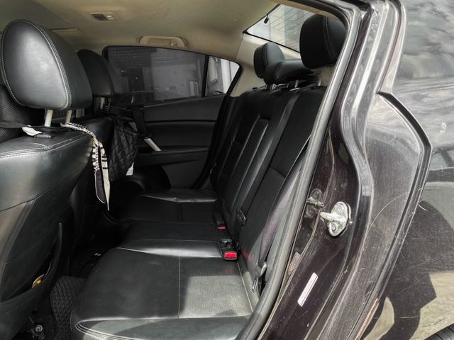 Mazda Mazda3  第8張相片