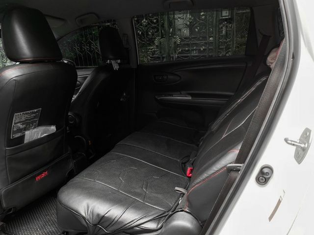 Toyota Wish  第9張相片