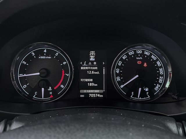 Toyota ALTIS  第9張相片