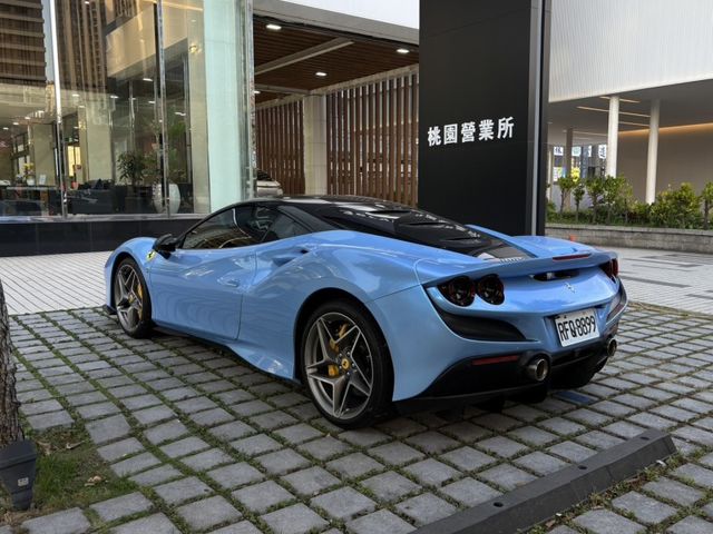 Ferrari F8  第3張相片