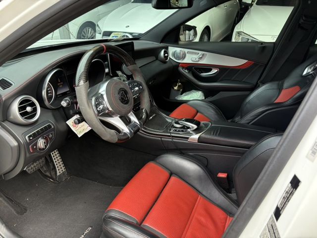 Mercedes-Benz/賓士 C63 AMG  第7張相片